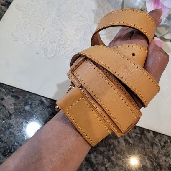 LOUIS VUITTON**LARGE**SHOULDER STRAP**No longer sold on the website. 44 INCHES - Picture 1 of 15